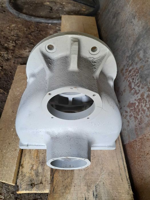 Korpus zwolnicy prawy ursus c-360