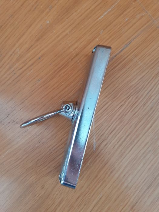 Fechadura para janela de madeira