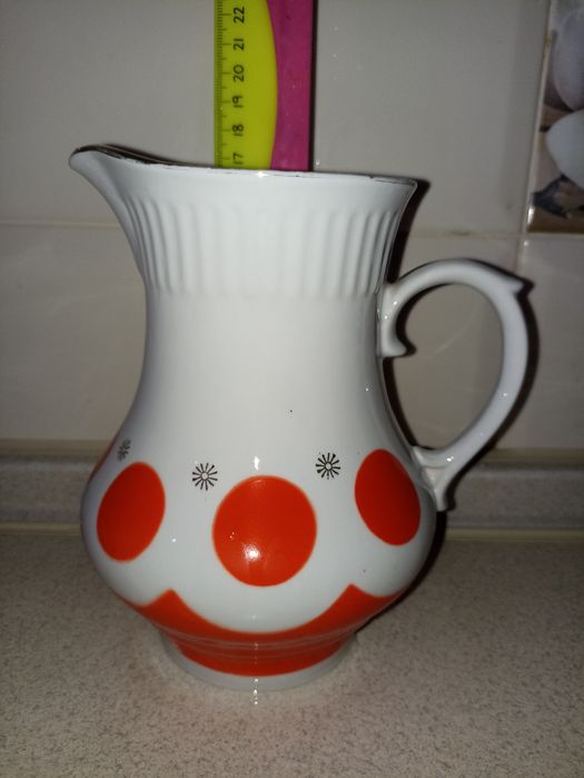 Кувшин в горошек