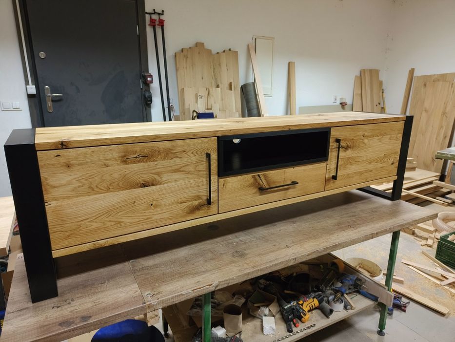 Szafka RTV lity dąb, jesion, lakier olej