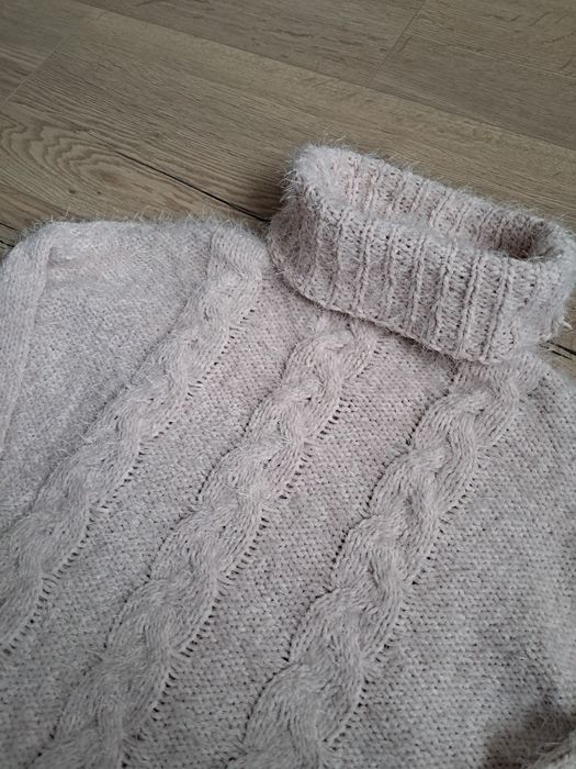 Moherowy sweter golf, House