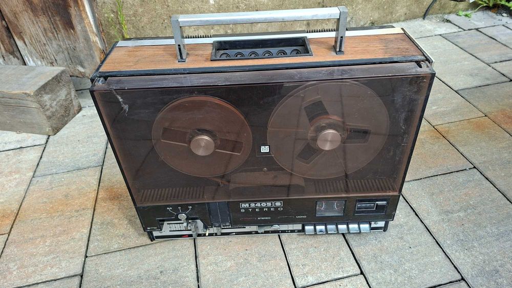 Stereofoniczny magnetofon szpulowy ZRK M 2405S   PRL