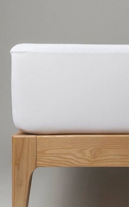 Наматрасник на резинке