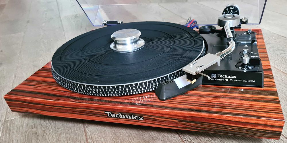 Gramofon TECHNICS SL-23A ok. 1976r. SHURE M71MB po pełnym serwisie