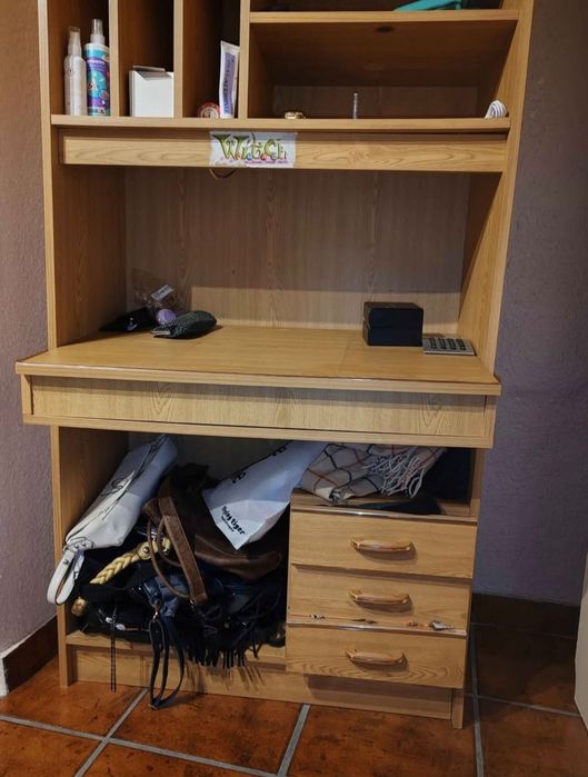 Secretárias estante em madeira