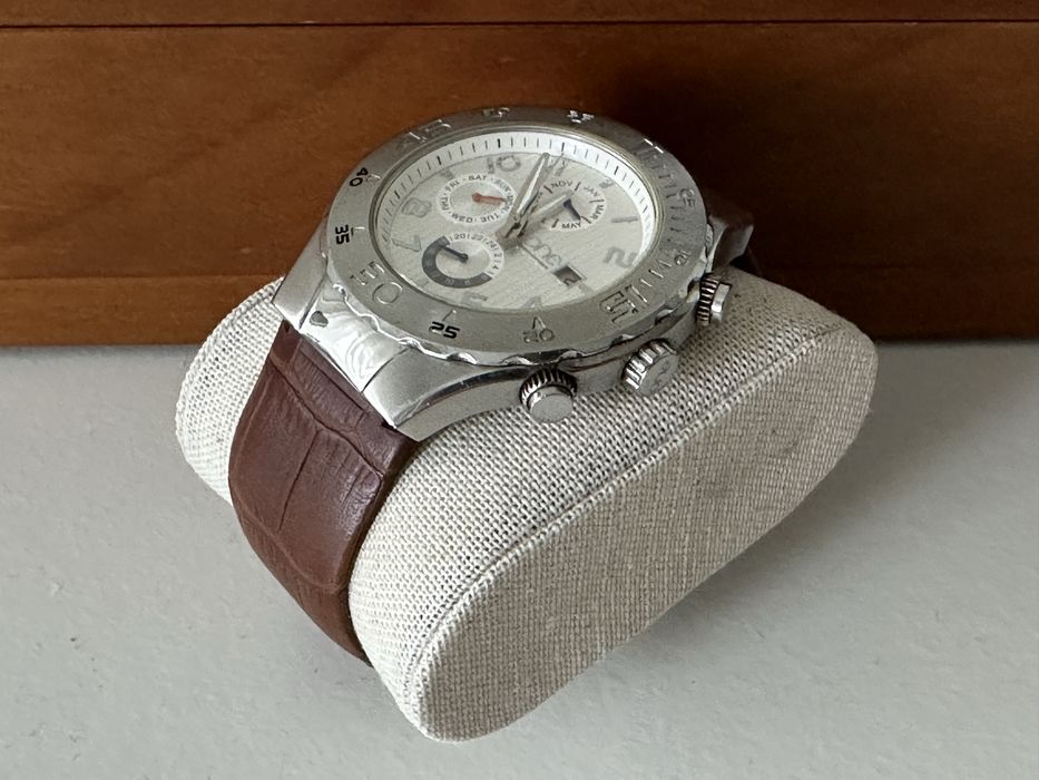 Relógio One Mood Box