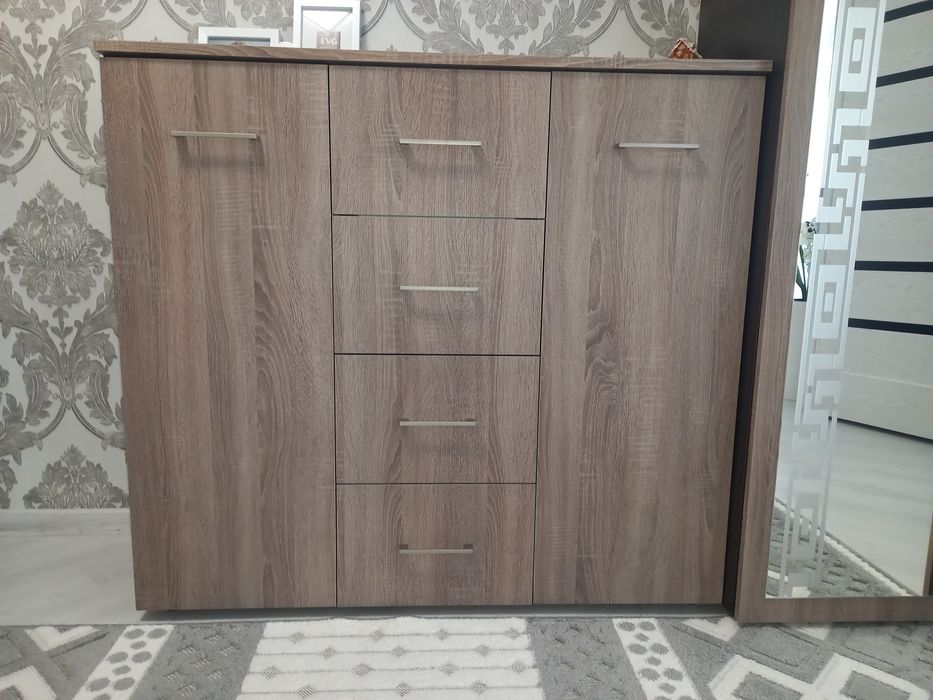 Продається  шафа