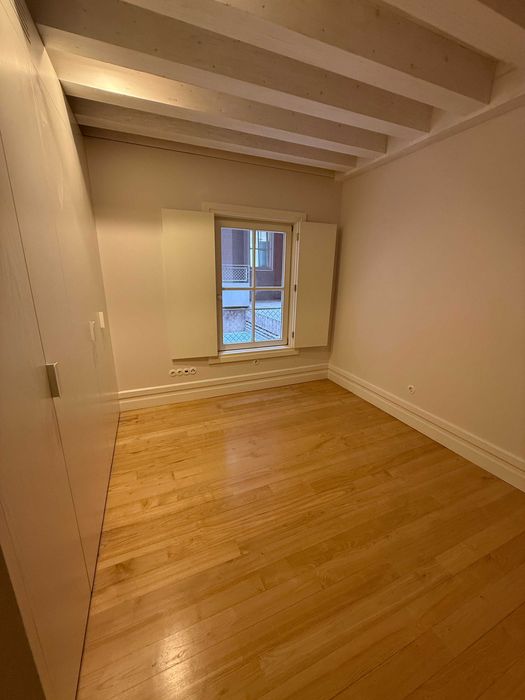 apartamento t3  R. de Mouzinho da Silveira 180