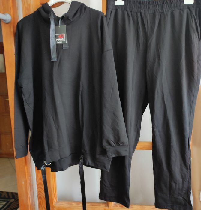 Damski komplet dresowy firmy WAWA