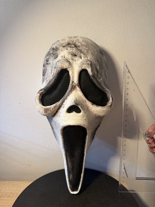 Scream / Ghostface  mascara  “damage” artesanal 30cm