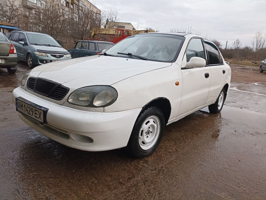 Продам Ланос. Без мотора