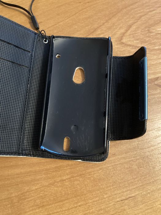 Białe Etui na telefon zapięcie magnetyczne