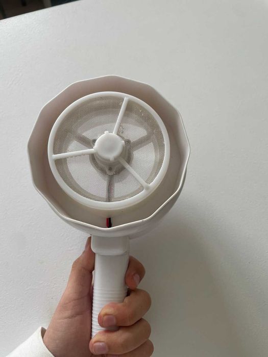 Механическое сито для муки с батарейным питанием в форме чашки