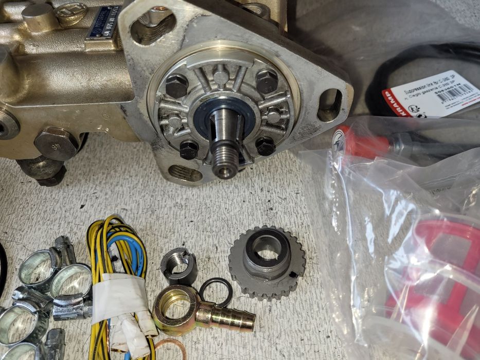 Pompa wtryskowa do C360  motorpal gotowa do założenia.Wysylka  gratis