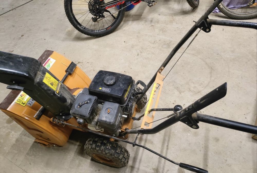 Odśnieżarka spalinowa