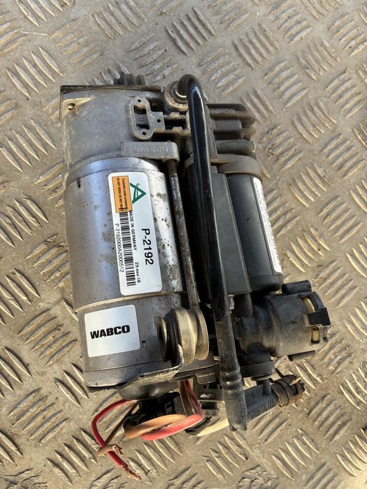 Kompresor zawieszenia Airmatic Mercedes w211 super stan