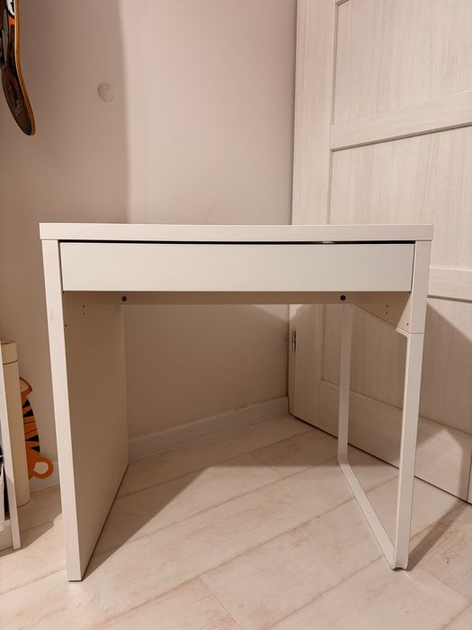 Biurko toaletka ikea micke białe