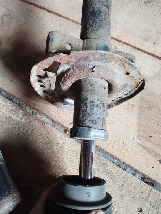 Стійки Рено Меган 2