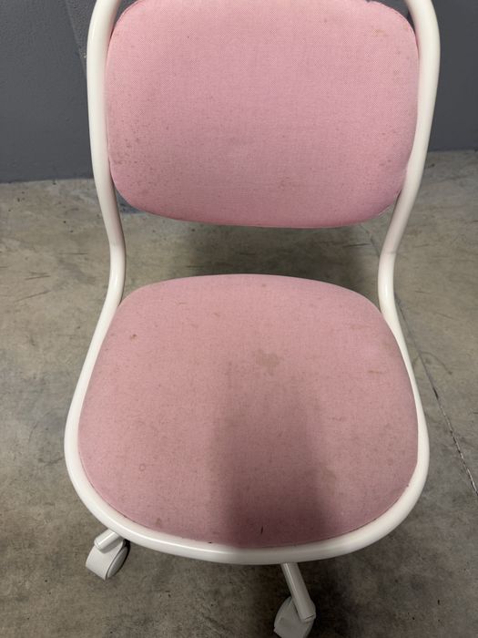 Cadeira de Secretaria Infantil Rosa com rosas e regulacao  altura