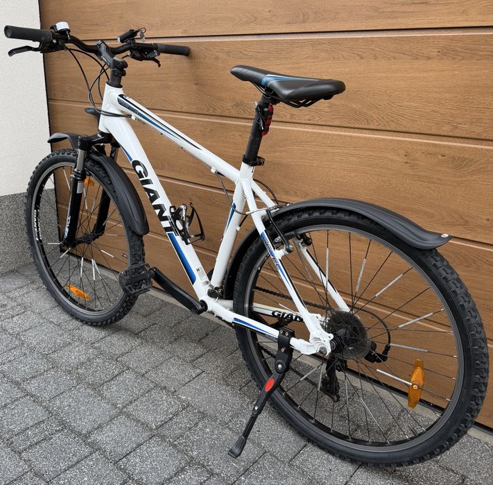 Rower górski Giant Revel 26 cali, biało-czarno-niebieski rama M