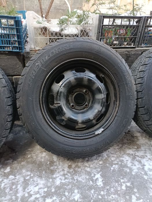 Продам резину R15-205/65 с дисками