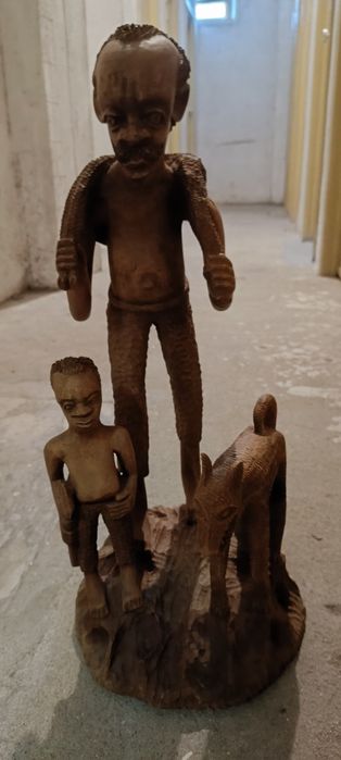 Estátua africana pós independência