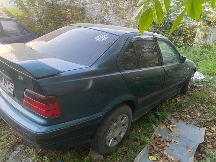 Автомобіль BMW E36