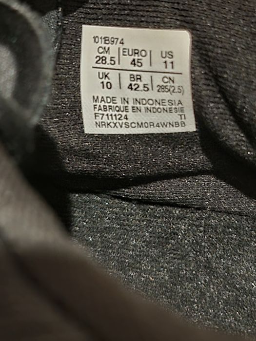 Оригінал 100% чоловічі кросівки asics novablast 5  eur 45