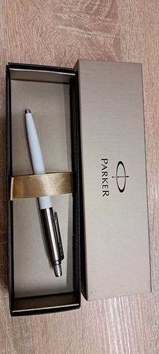 Długopis Parker biały +wkład gratis