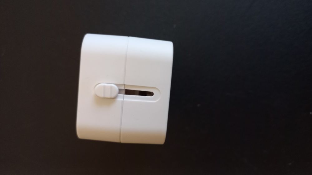 Adapter podróżny  turustyczna przejściówka zasilania