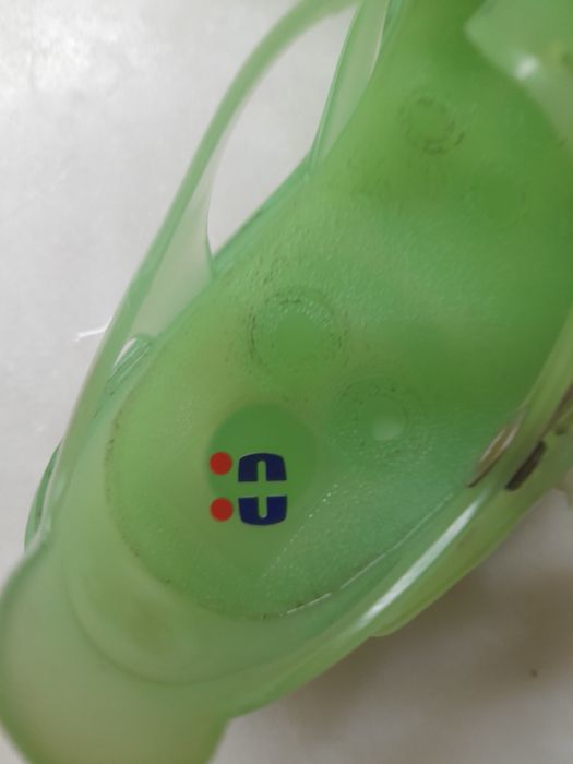 Sandálias verde água da marca Chicco