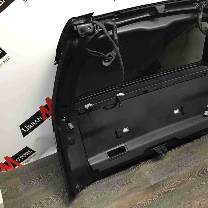Кришка багажника/задня ляда Land Rover Discovery 5 L462