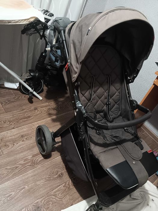 Дитяча коляска прогулянкова