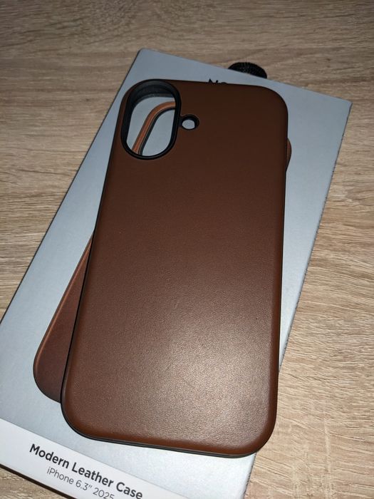 Чохол для iPhone 17 Nomad Modern Leather Case Brown