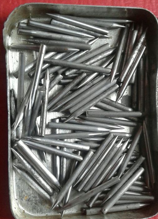 Иголки  патефоные  граммофоные.