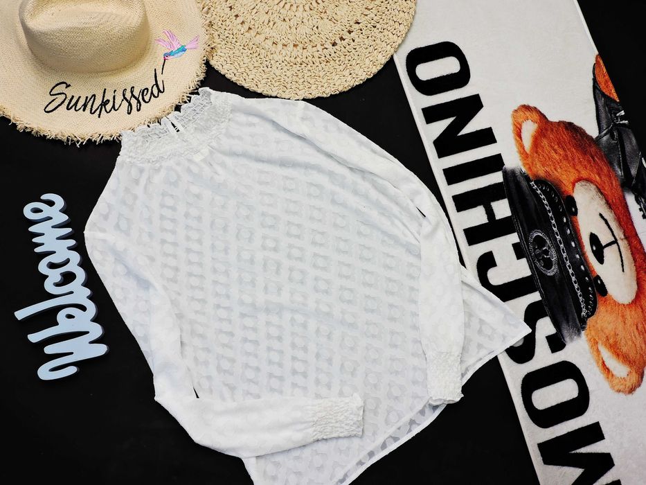 b. Young Biała bluzka elegancka stójka M