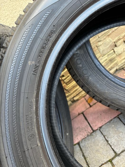 Opony zimowe Yokohama 195/60 R17 stan idealny