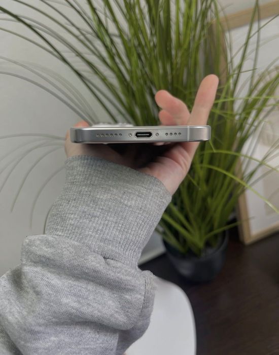 як НОВИЙ Iphone 16 Pro Max 256gb Titanium White ідеальний акб96% айфон