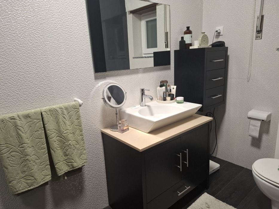 Móvel casa de banho e torneira