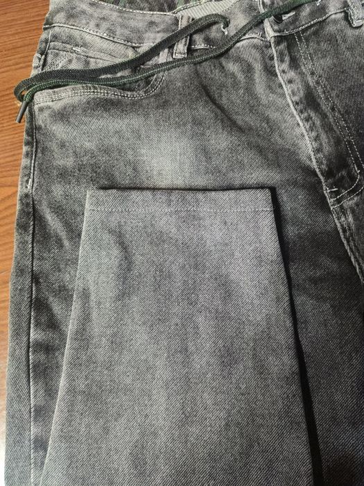 Джинсы мужские, Мом, серого цвета с потертостями!!!