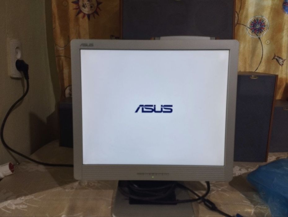 Продам монітор Asus 17