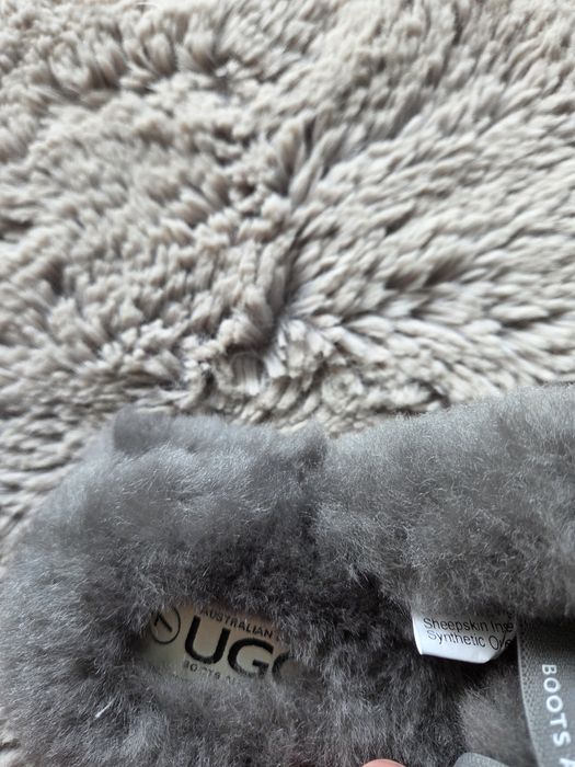 Szare UGG kapcie 37