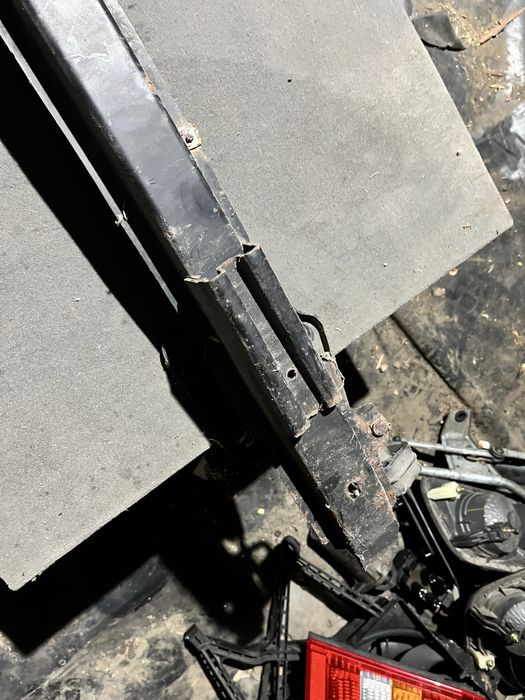 Belka tylna zderzaka do BMW E87 E81 wzmocnienie pod hak