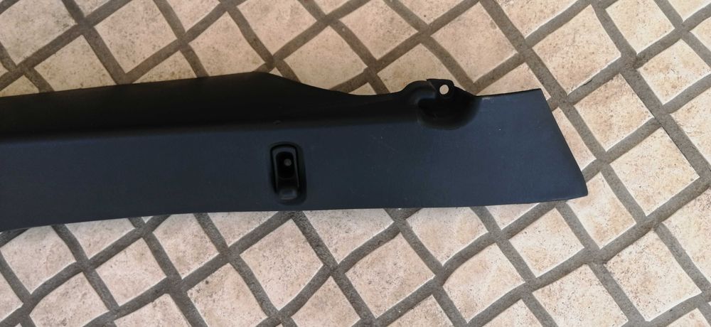 Chapeleira - Apoio lateral Direito - Ford Focus SW - 2001