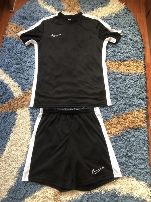 Спортивный костюм Nike DRI - FIT