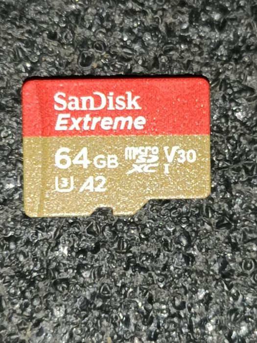 Продам флешки мікросд 64гб по 100 грн 1шт ОПТОМ є 25 штук