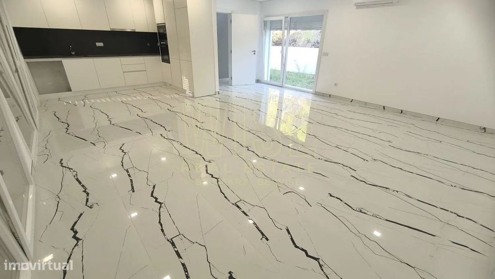 Moradia T4 Nova, em Antuzede