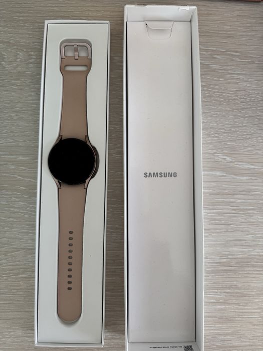 Продам Смарт часы Samsung Galaxy Watch 4 40mm