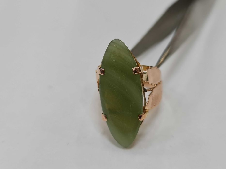 II poł. XX wieku! Złoty pierścionek/ 750/ 7.13 gram/ R15/ Kwarc