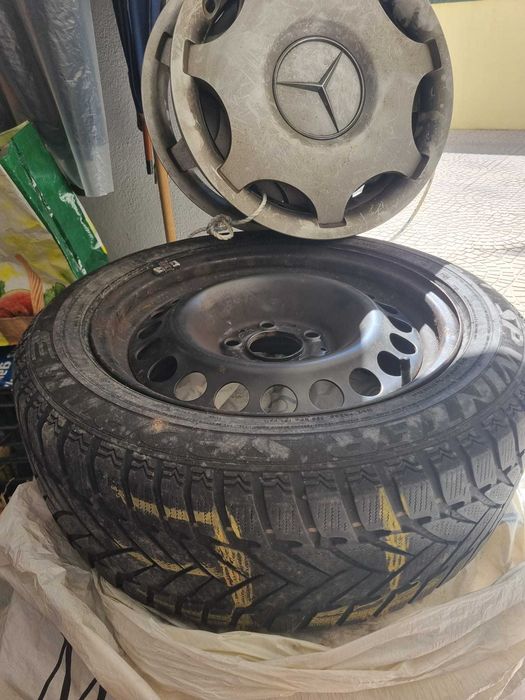 4 pneus Mercedes para a Neve - quase novos. Dunlop